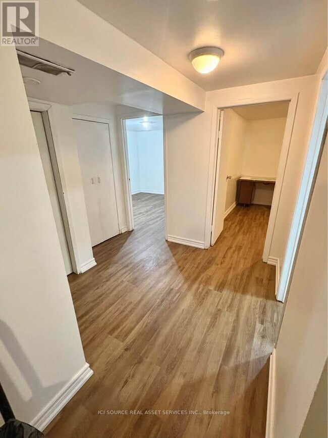 Photo du bâtiment - 61 Christina Crescent