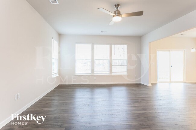 Building Photo - 400 Stonefence Dr
