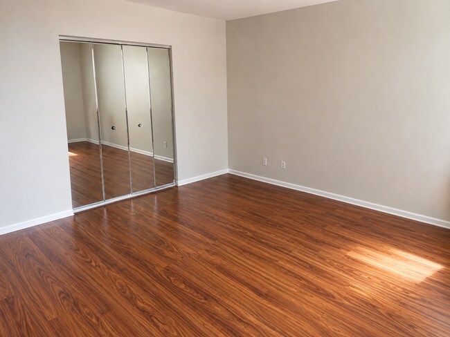 Foto del edificio - 3545 Forest Hill Blvd