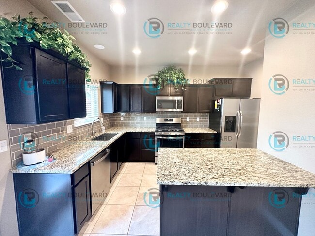 Foto del edificio - Beautiful 3 Bedroom located in Cold Springs!