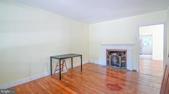 Building Photo - 201 S Maple Ave