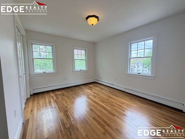 Building Photo - 121 Sciarappa St