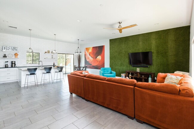 Building Photo - 8608 E Palo Verde Dr
