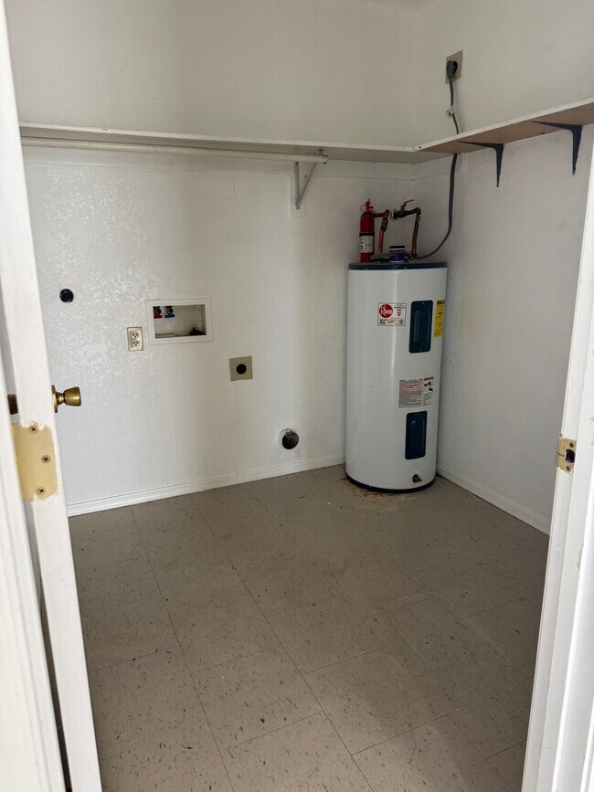 Building Photo - 476 Camino Brizza Bonnel