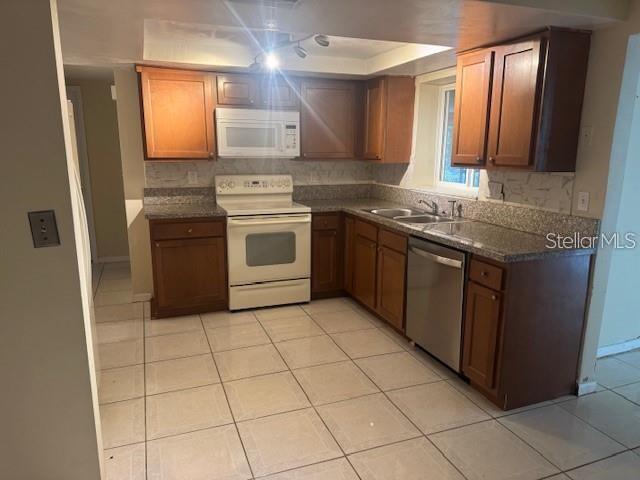 Foto del edificio - 7235 Redbud Ct