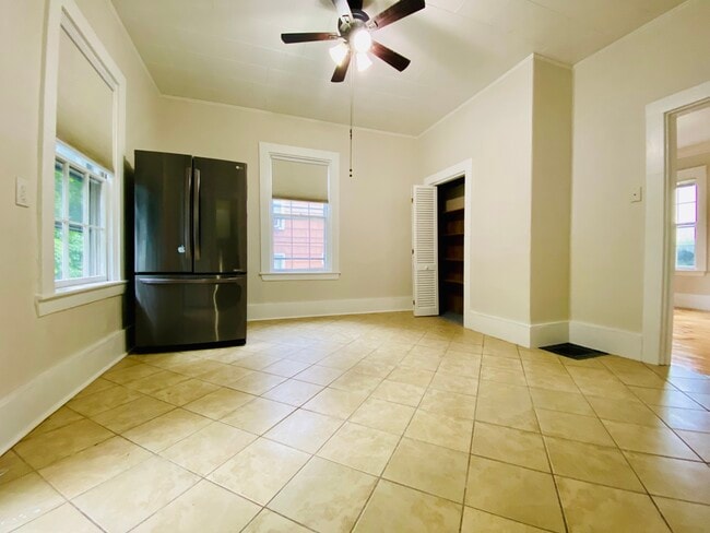 Building Photo - 16 Montvale Ave