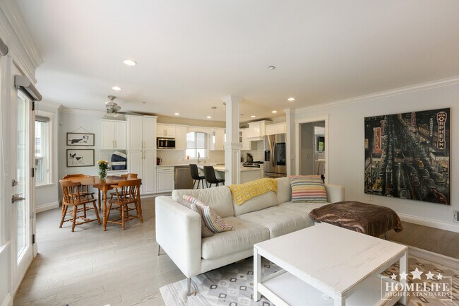 Photo du bâtiment - East Beach House, Located a Short Walk to ...