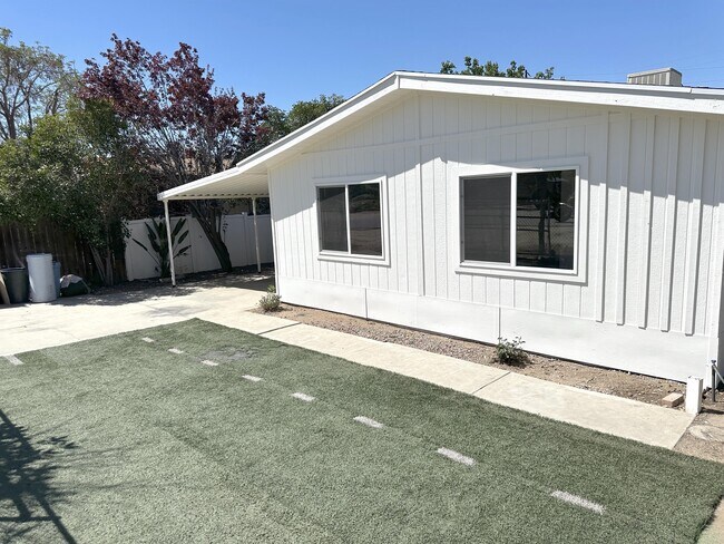 Building Photo - 32935 Wildomar Rd