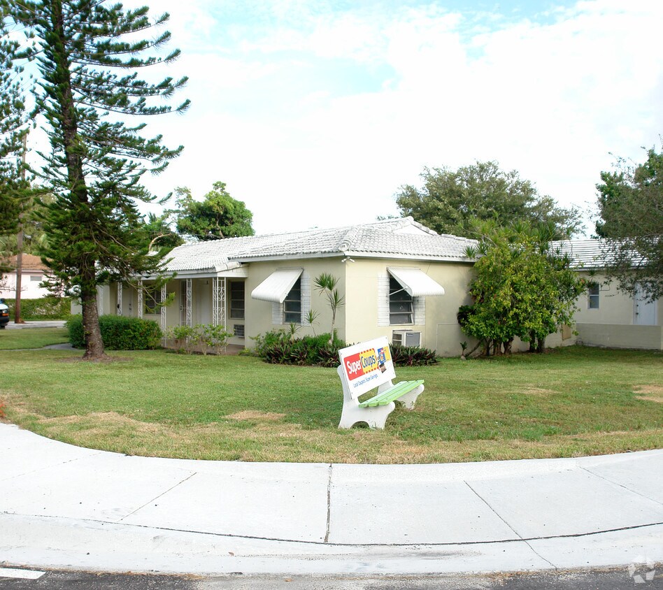 8820-8862 $500/segunda Ave NE - 8820-8862 NE 2nd Ave