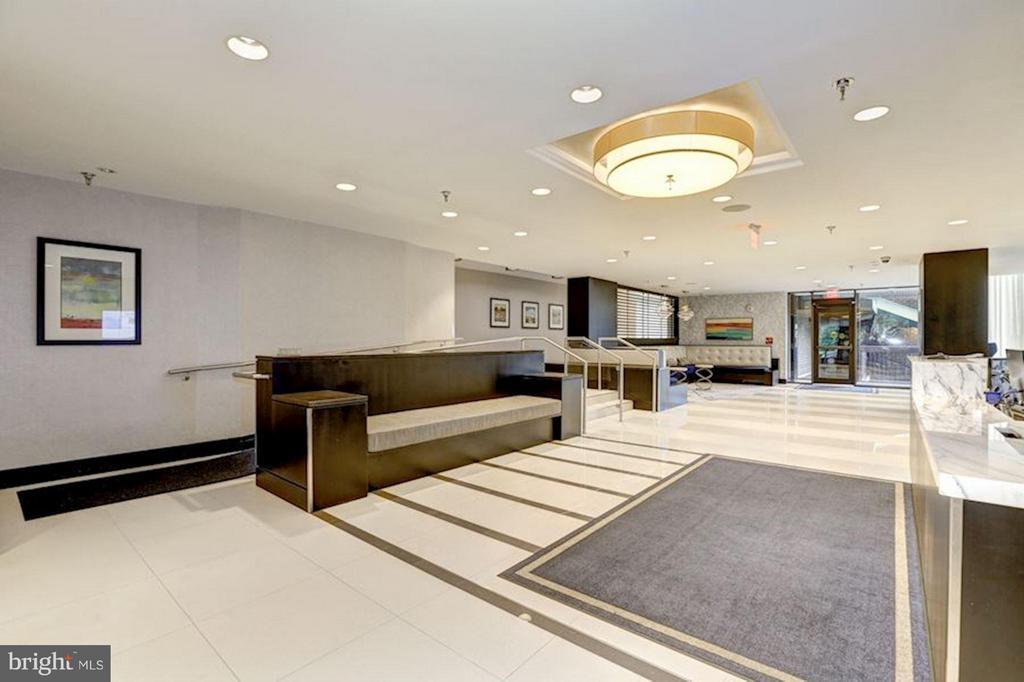 Foto principal - 7401 Westlake Terrace