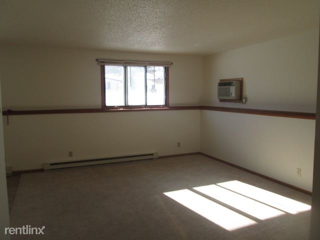 Foto del edificio - 718 Great Plains Ct