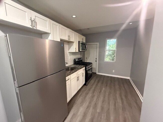 Foto del edificio - Anika Homes 3 Bedroom