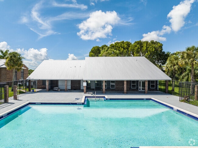 Pool - Lake View Villas