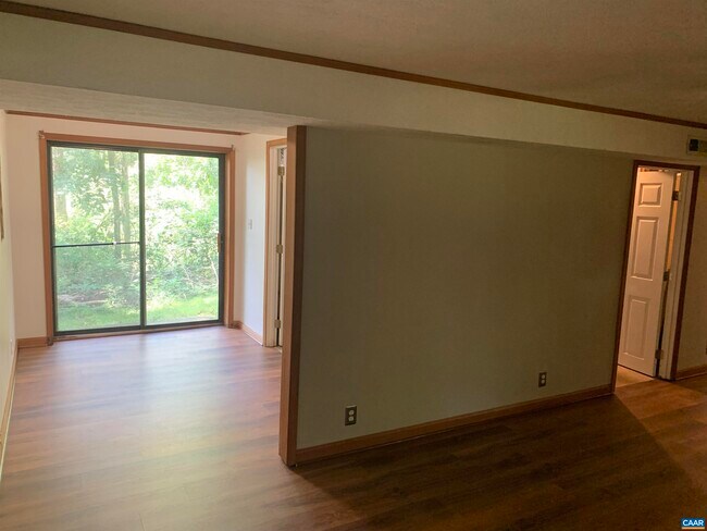 Foto del edificio - 103 Cloverhill Ct
