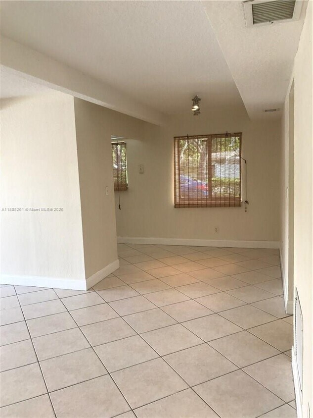 Foto del edificio - 1105 S Flagler Ave