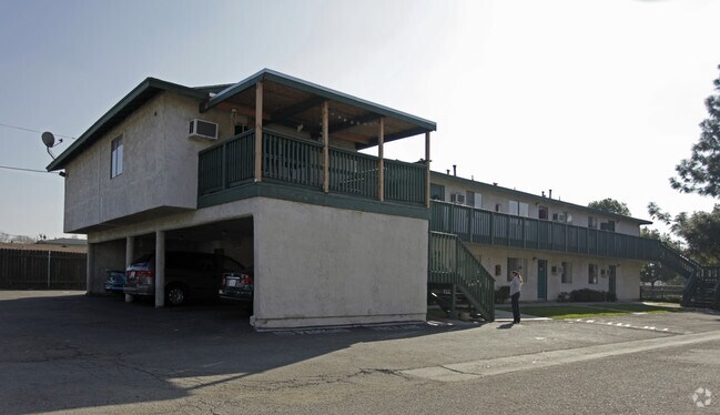 Building Photo - 1404 W Stoneridge Ct