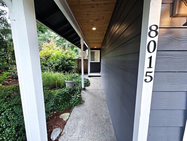 Building Photo - Townhome in Fin Hill- 2 Large Master Bedrooms, 2 Car Garage, Fully Fenced Yard, AC