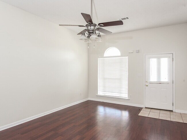 Building Photo - 6883 Showboat Ln