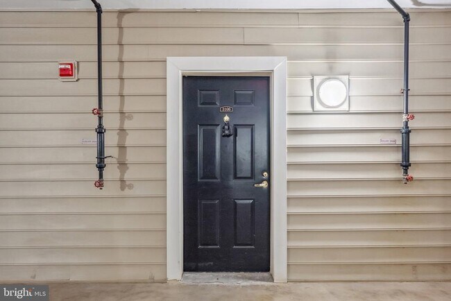 Foto del edificio - 4561 Strutfield Ln