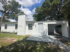 Building Photo - 215 SW 21st St