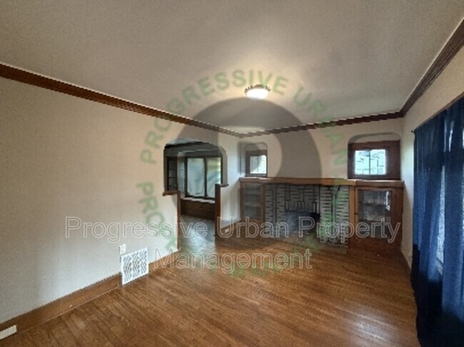 Foto del edificio - 3517 E 110th St
