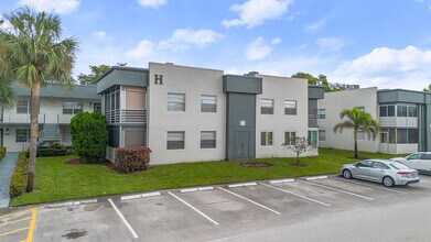 Building Photo - 339 Normandy Ln