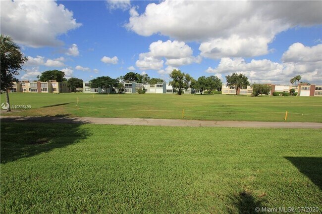 Foto del edificio - 7420 NW 18th St