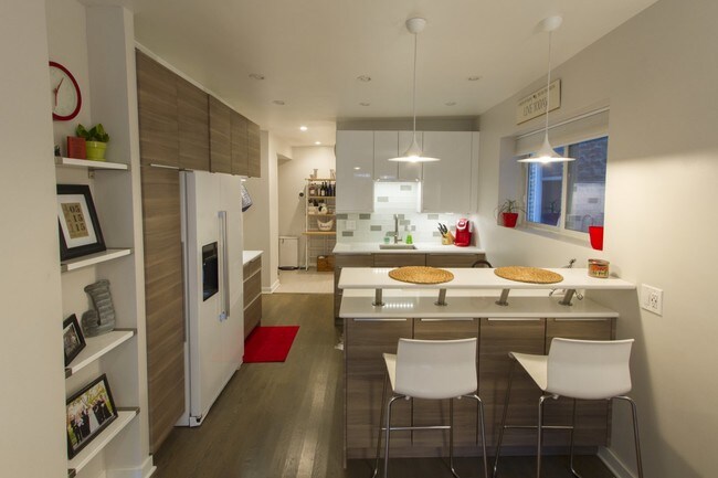 Building Photo - 2232 W Dickens Ave