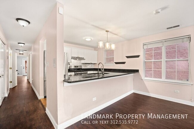 Building Photo - 1449 N Larrabee St