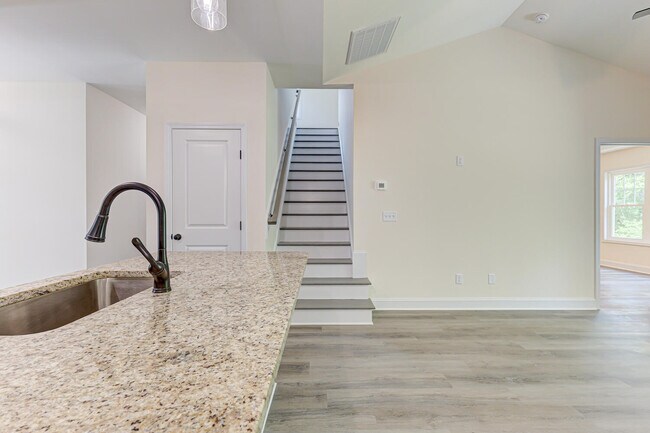 Foto del edificio - 684 Southport Supply Rd SE