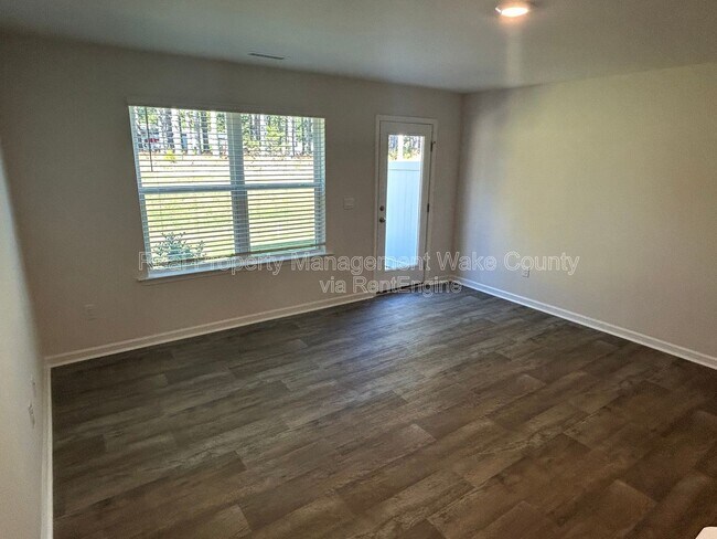 Foto del edificio - 8515 Beckett Chase Wy