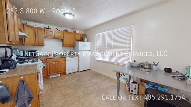 Building Photo - 252 S 800 W