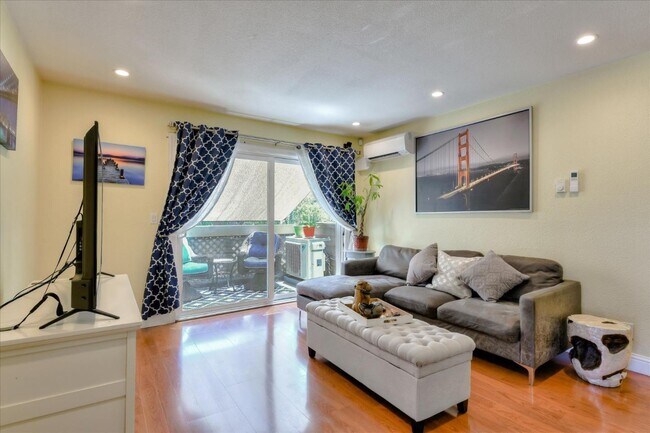 Foto del edificio - 924 Catkin Ct