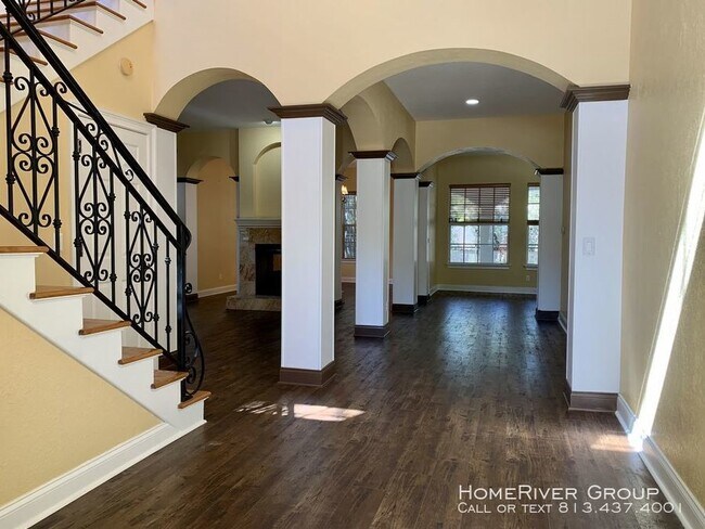 Foto del edificio - BEAUTIFUL 4 BEDROOM POOL HOME