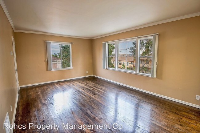 Building Photo - 506 N Normandie Ave