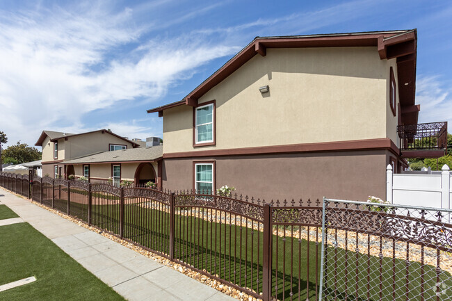 Building Photo - Sylmar Palace