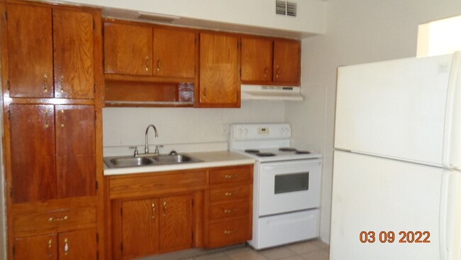 Building Photo - 5227 Tangerine Dr