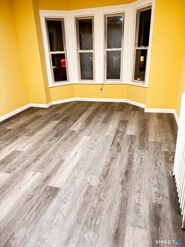 Building Photo - 250 Orange St