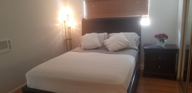 Foto del edificio - 1222 N Olive Dr