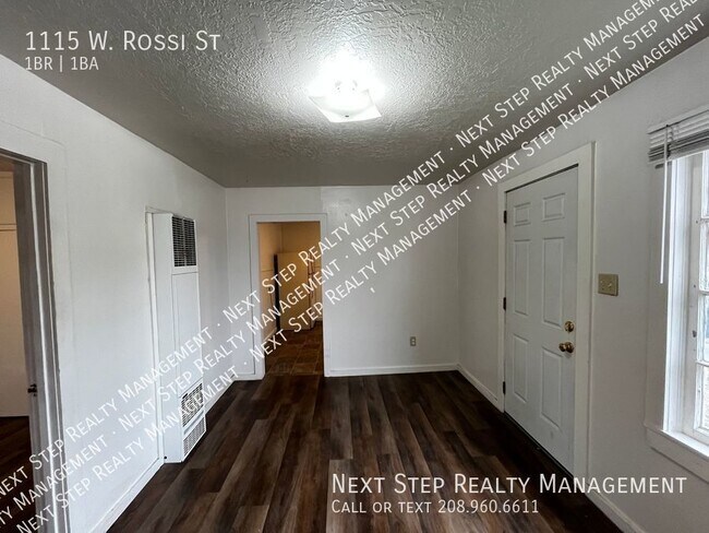 Building Photo - 1 Bed 1 Bath - 2 Blocks from BSU
