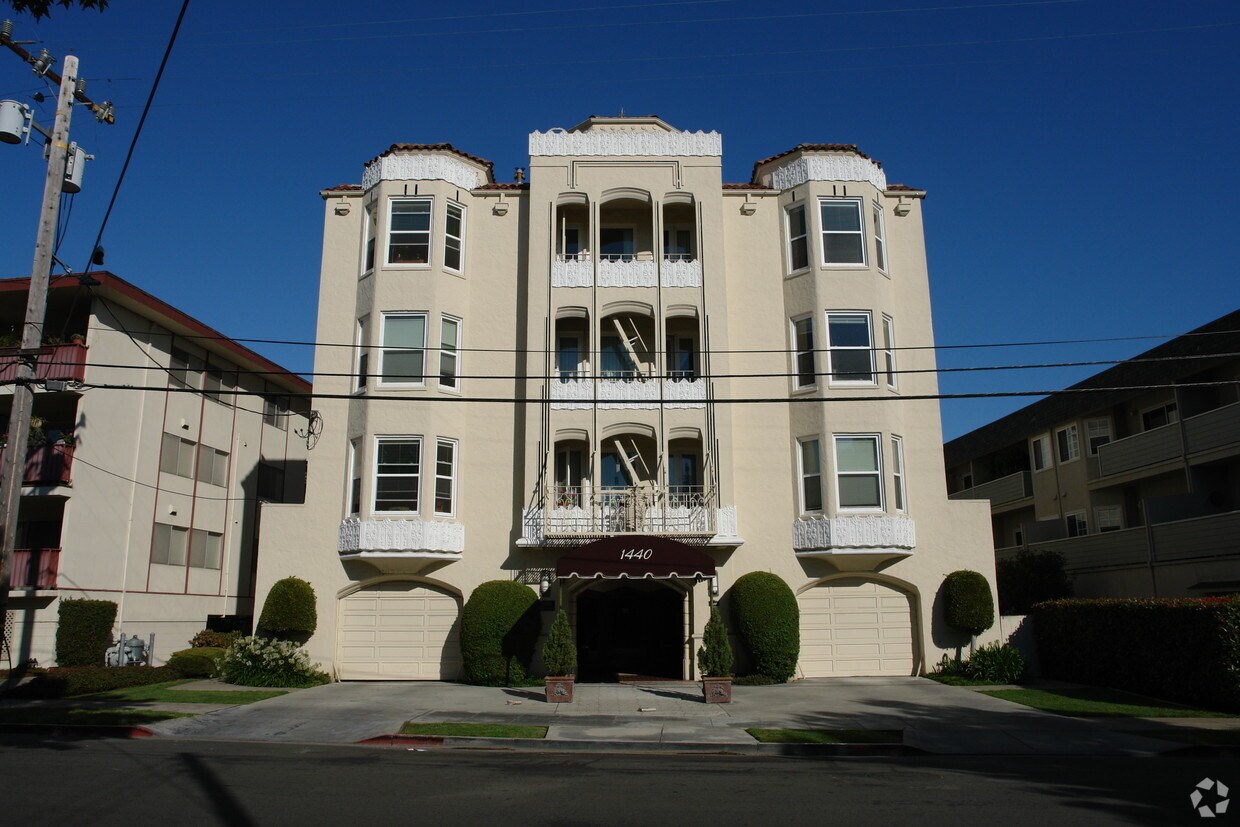 Louis Apartments Apartments in Burlingame, CA