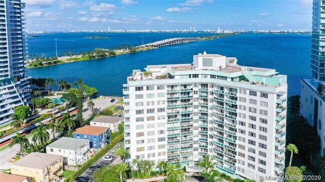 Foto del edificio - 3301 NE 5th Ave