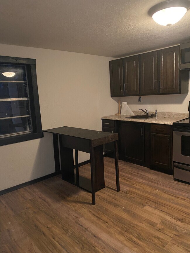 Foto del edificio - 512 N Spiece Ave