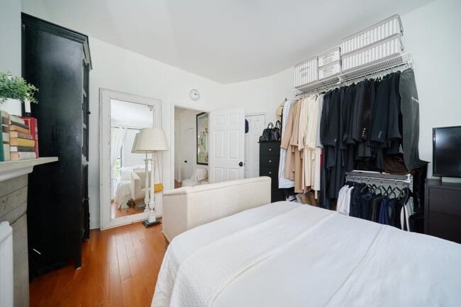 Building Photo - 1 bedroom in NEW YORK NY 10128