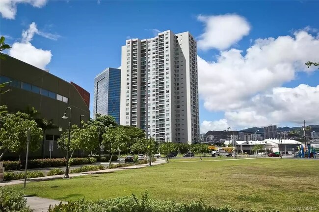 Building - 1133 Waimanu St
