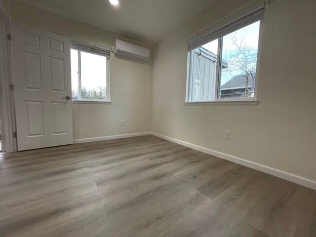 Foto del edificio - 566 N 2nd St