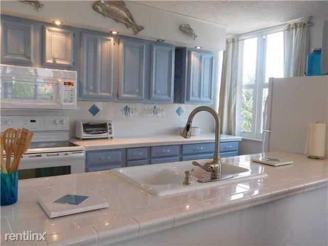 Building Photo - 800 SE 20th Ave