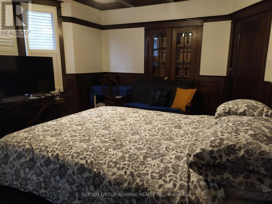 Building Photo - 335 Palmerston Blvd