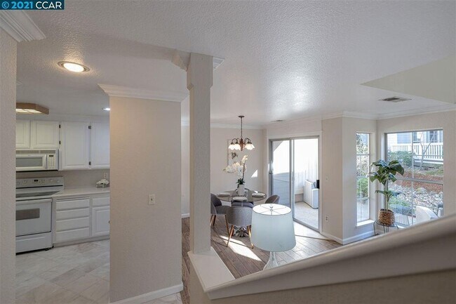 Building Photo - 301 Warmcastle Ct