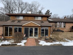 Building Photo - 2800 Mountain Rd